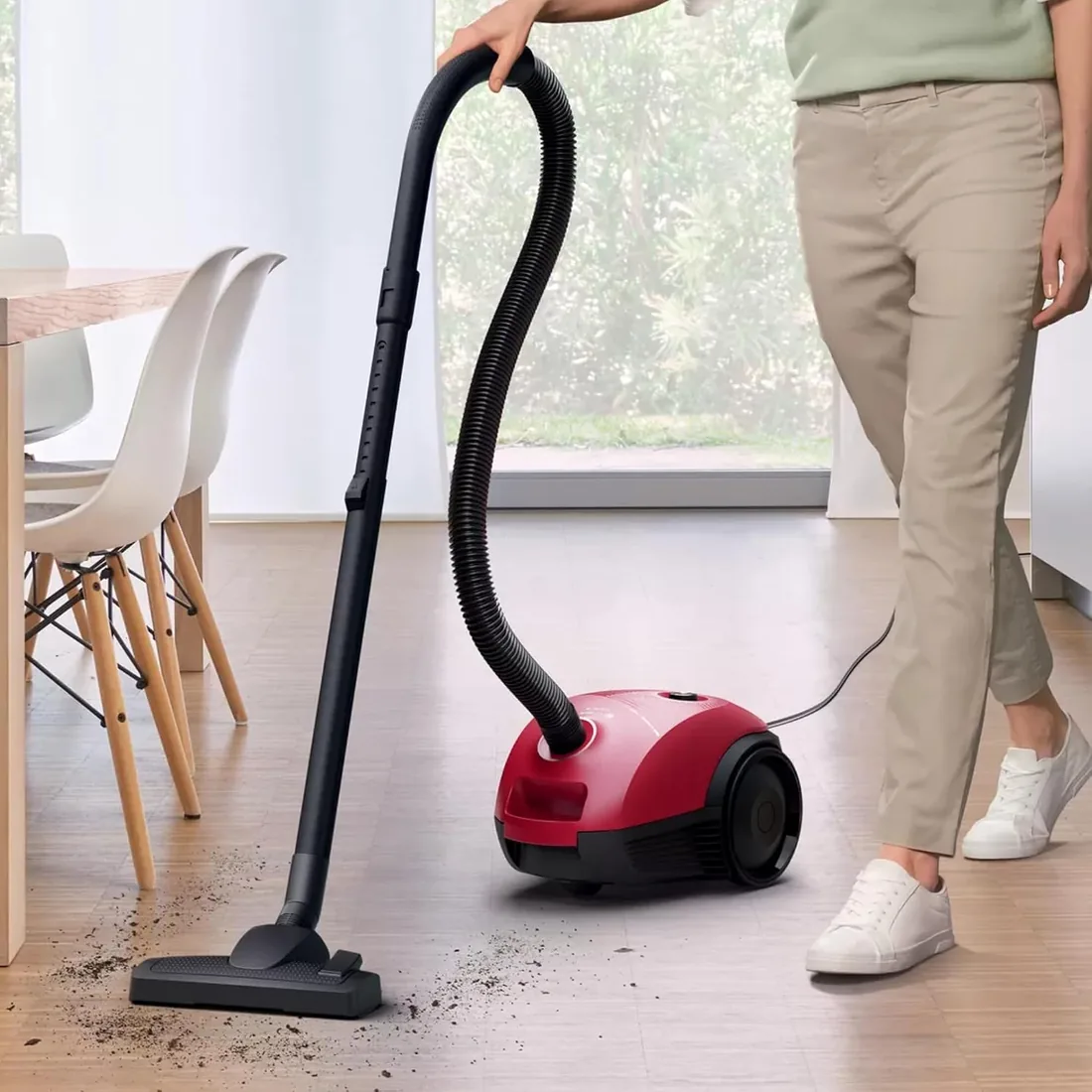 Bosch - Aspirador de Trineo con Bolsa, Serie 2, 600 W, 3.5 litros, 80 dB, Rojo, BGBS2RD1H foto 2