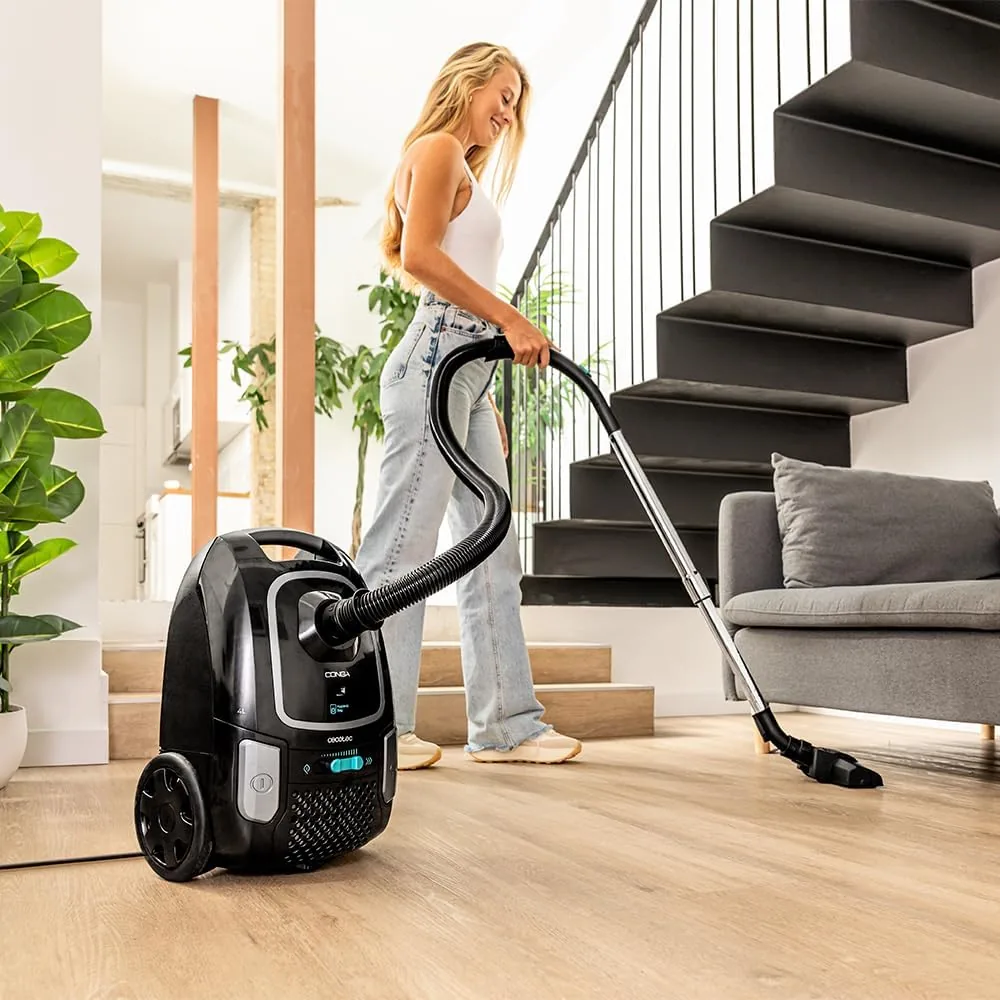 Cecotec Aspirador de Trineo con Bolsa de 4 L Conga Powerbag 4000 XL. 890 W, Filtrado de Alta Eficiencia, Tubo Telescópico Metálico, Incluye Accesorios para Muebles y Esquinas, Radio de Acción 7m foto 2