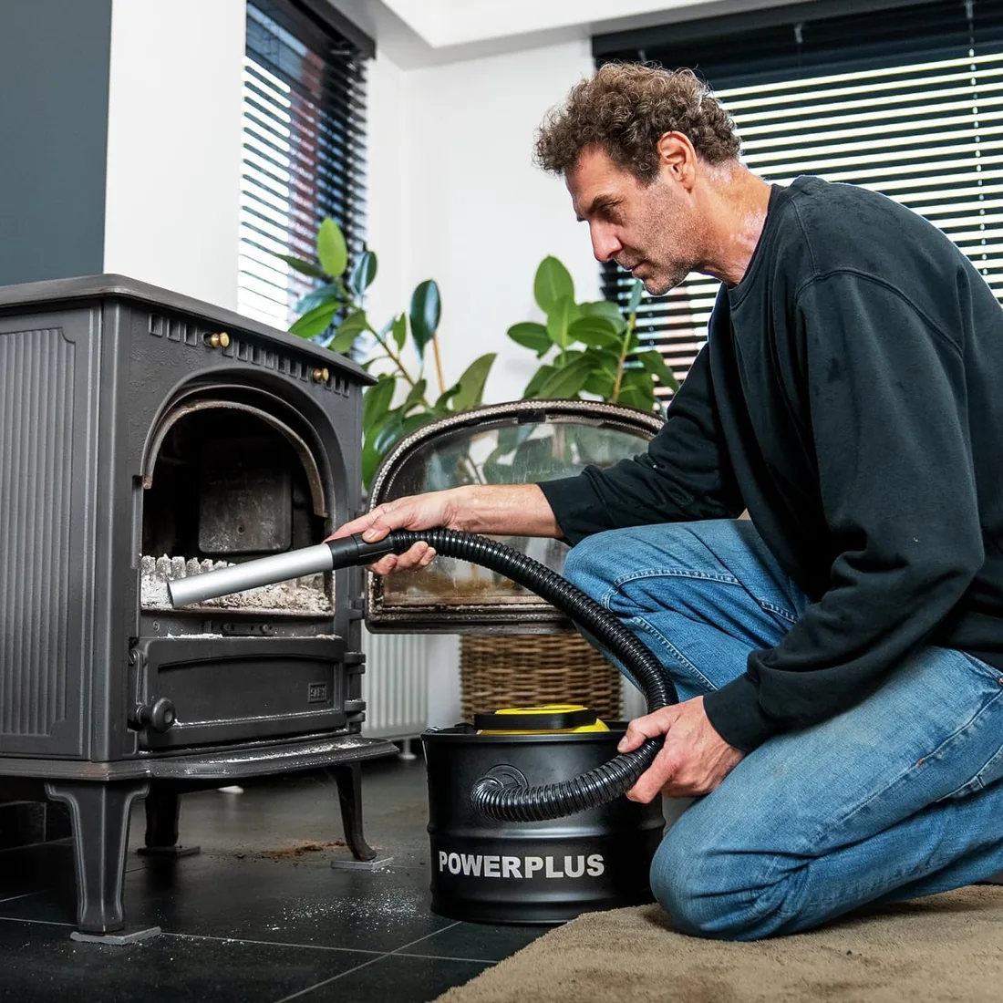 POWERPLUS Aspirador de Cenizas, colector de Polvo, Apto para Horno, Chimenea 1000W 15 litros, Negro (POWX3000) foto 2