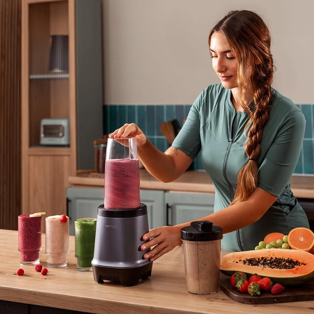 Cecotec Batidora de vaso individual Nutriblender Fusion, Potencia 1000 W, 6 Cuchillas Recubrimiento Titaneo Negro, Smothies, Batidos y Zumos, 2 Vasos portátiles 900 y 500ml, Pica Hielo foto 3