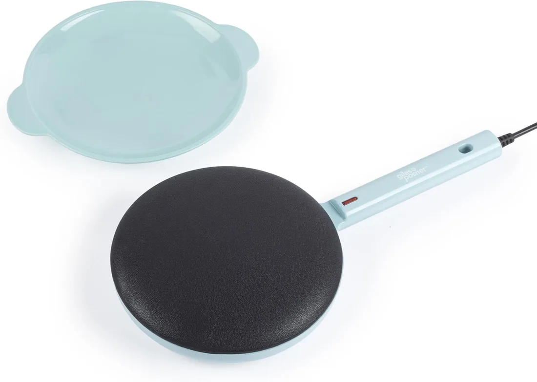 Giles & Posner Handheld Pancake Maker – Placa de aluminio de 20 cm, recubrimiento antiadherente sin PFAS, luces indicadoras de listo, con asa, tazón para masa, 600W, azul