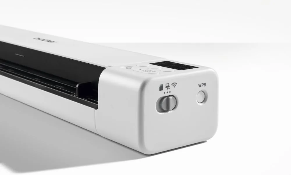 Brother DS940DW. Escáner portátil de documentos A4 a doble cara en color, con WiFi, batería y tarjeta microSD (no incluida) foto 2