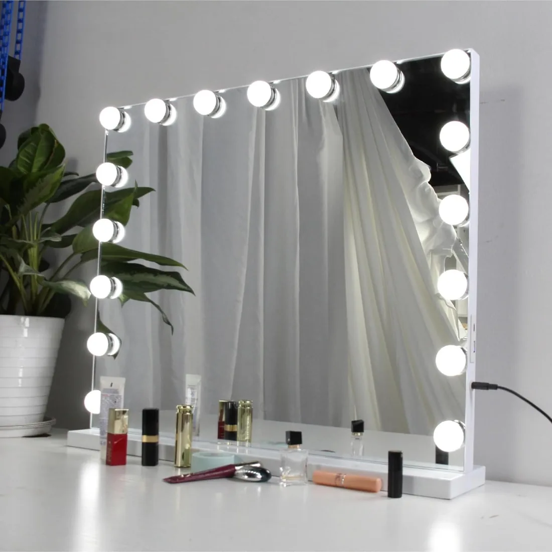 Mi Ko Mi Ka Espejo de Maquillaje con Iluminación LED: Tocador con 15 Bombillas, 3 Modos de Luz, Control Táctil, USB Recargable | Espejo de Maquillaje con Aumento y Luz para Maquillaje (Grande) foto 3