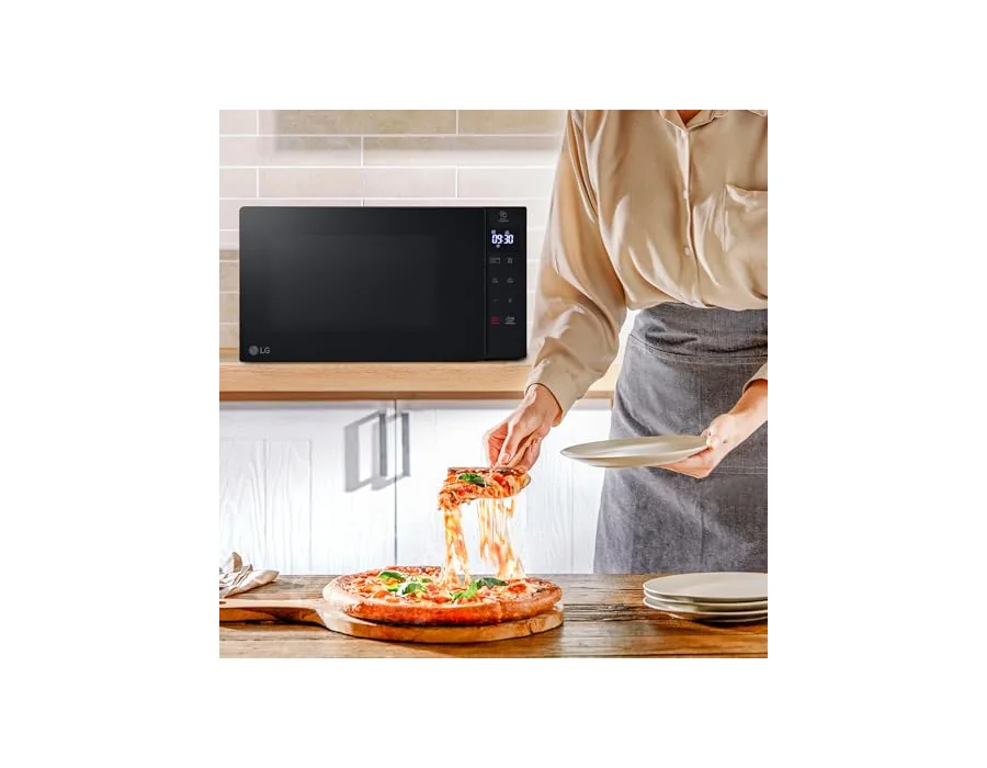LG MH6032GAS - Microondas con Grill, 2 en 1, Capacidad de 20L y 700W, Pantalla Táctil,Tecnología EasyClean de facil limpieza, Cocina Más Rápido, Mantiene Sabor y Nutrientes, Color foto 3