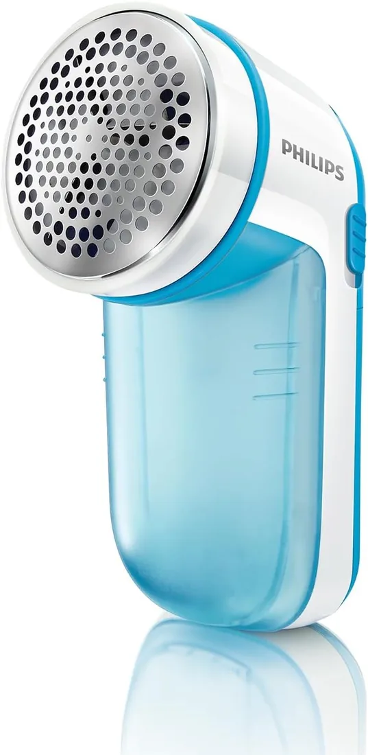Philips Quitapelusas – para Todo Tipo de Prendas, Cuchilla de Alta Velocidad 8800 RPM, Compacto y Ligero, Depósito de Pelusas fácil de vaciar, Incluye 2 Pilas AA, GC026/00