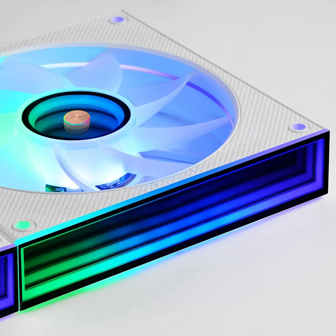 Mars Gaming ML-LCDPRO240 Refrigeración Líquida AIO 500W TDP, Pantalla LCD 2,8" Multimonitor, Bomba 4.ª Gen Opti-Chamber con Base de Cobre, 2× Ventiladores 120 mm ARGB Infinity Mirror, Blanco foto 3